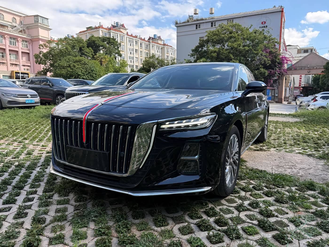 Hongqi H5