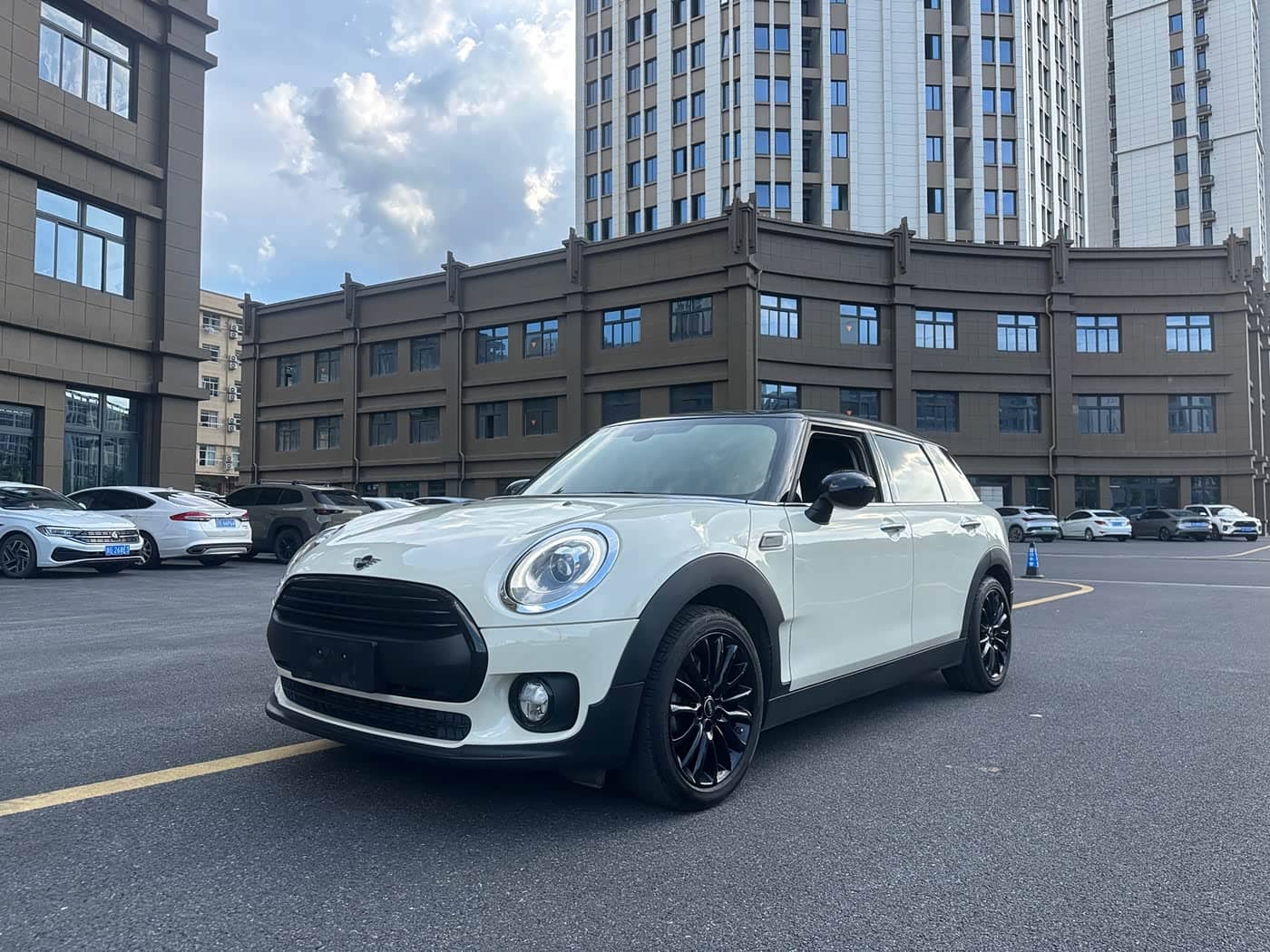MINI CLUBMAN