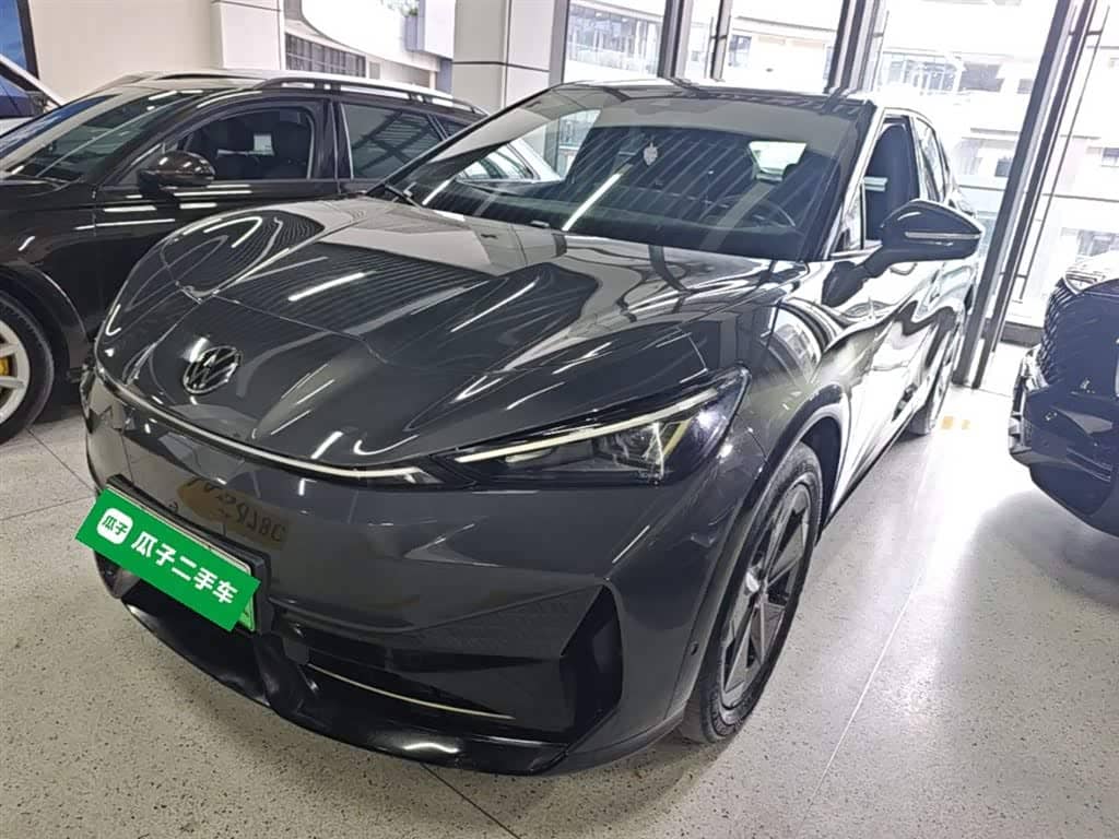 Volkswagen Unique 06