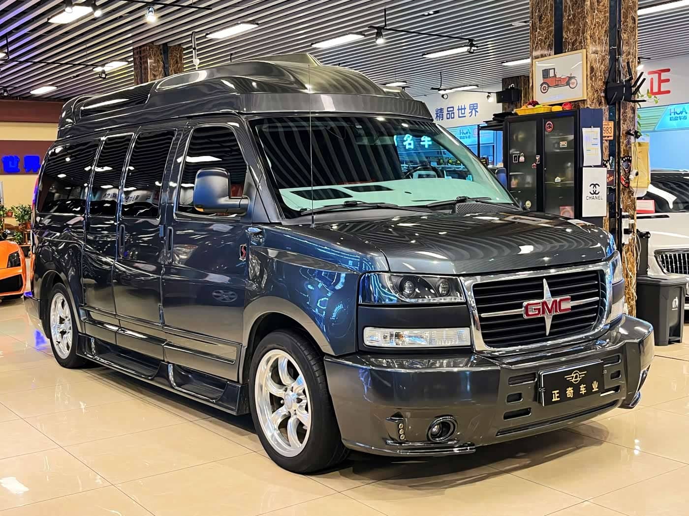GMC Savana