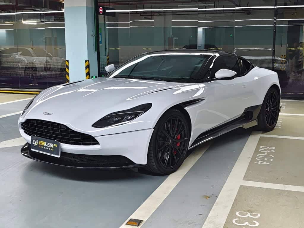 Aston Martin DB11