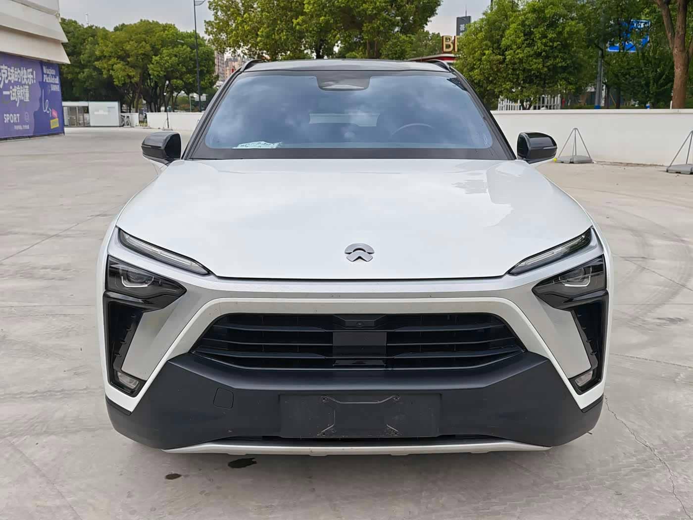 NIO ES8