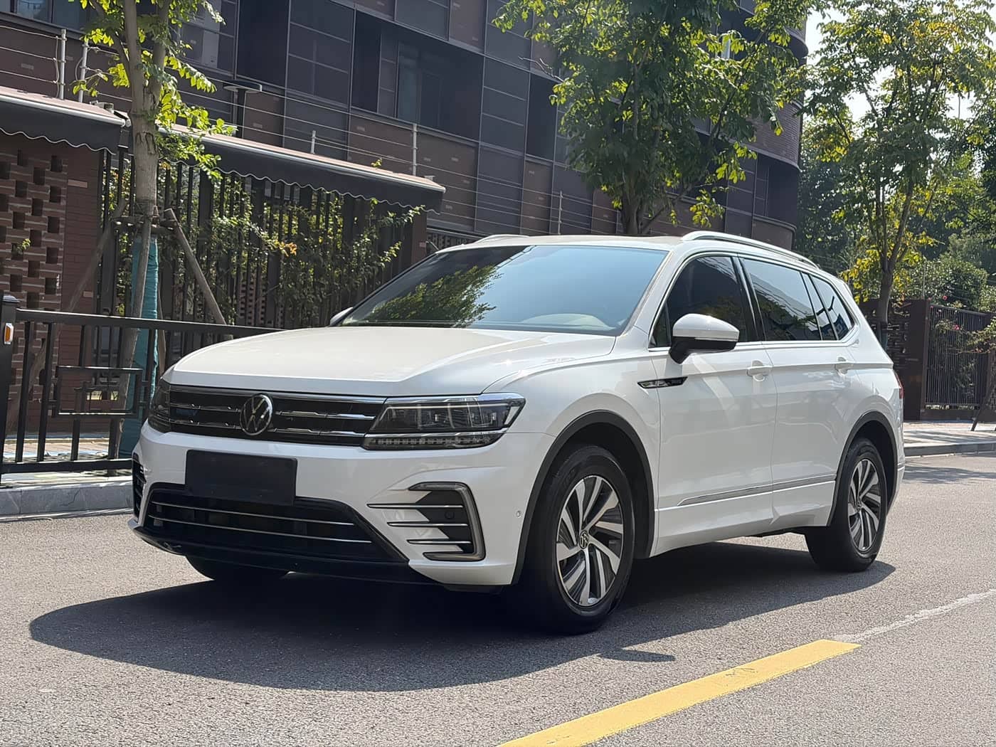 Volkswagen Tiguan L PHEV