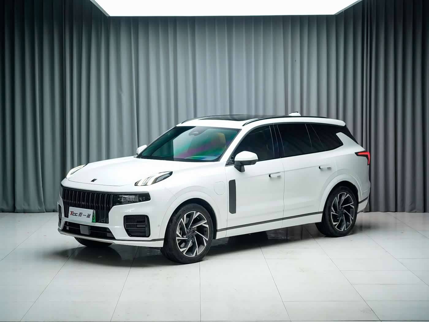 Lynk & Co 09 EM-P