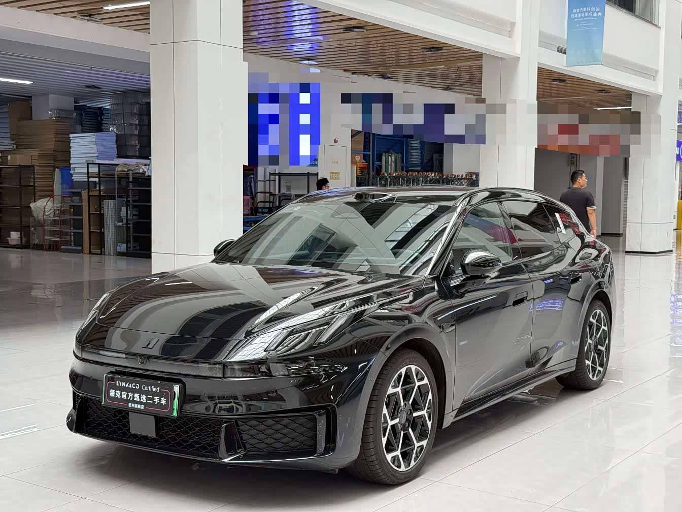 Lynk & Co 07 Touring