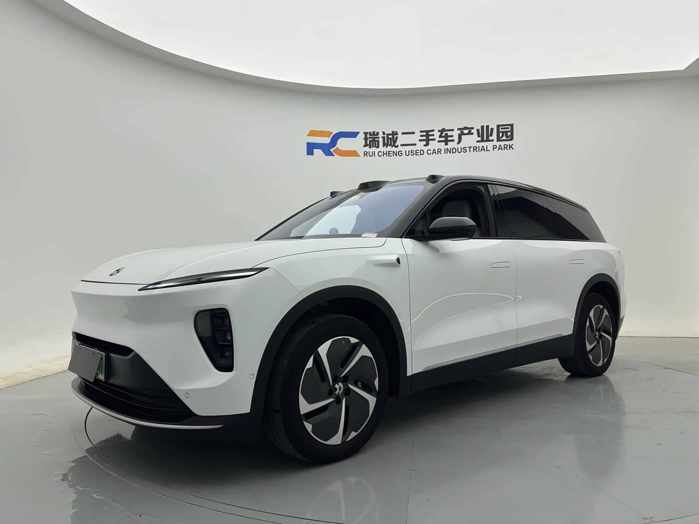 NIO ES8