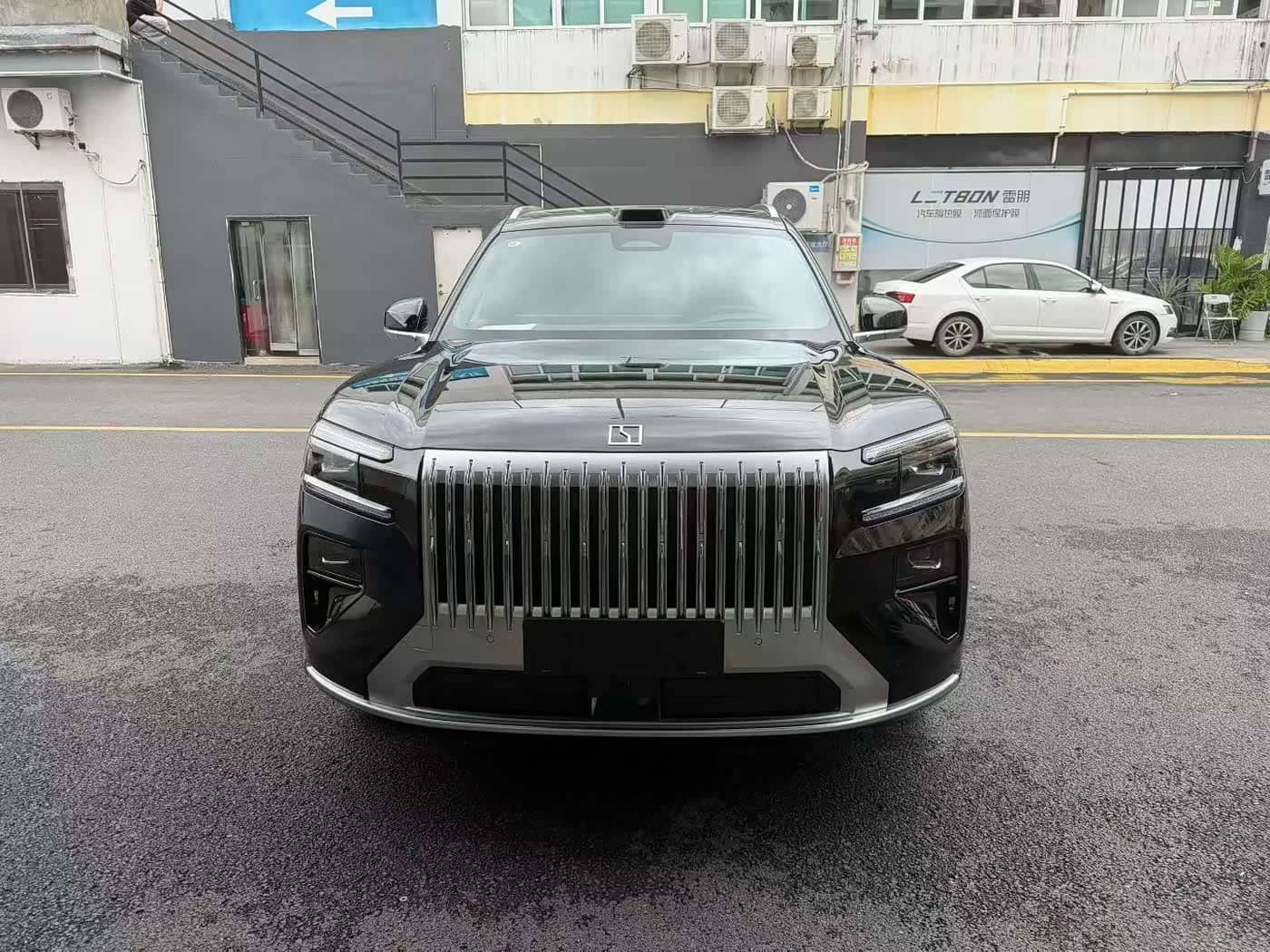 ZEEKR 8X