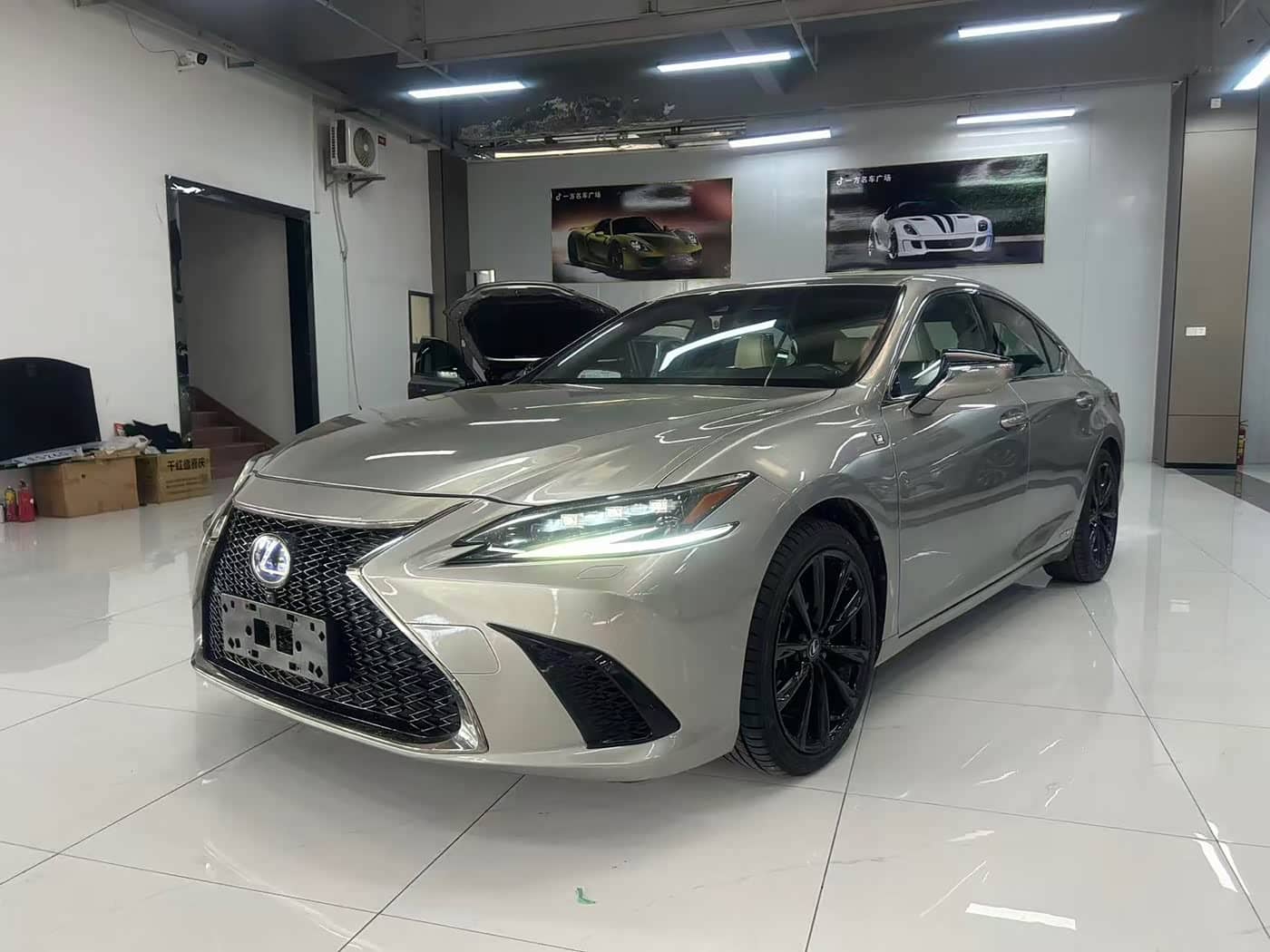 Lexus ES