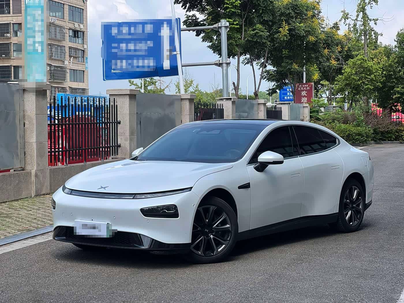 XPeng P7