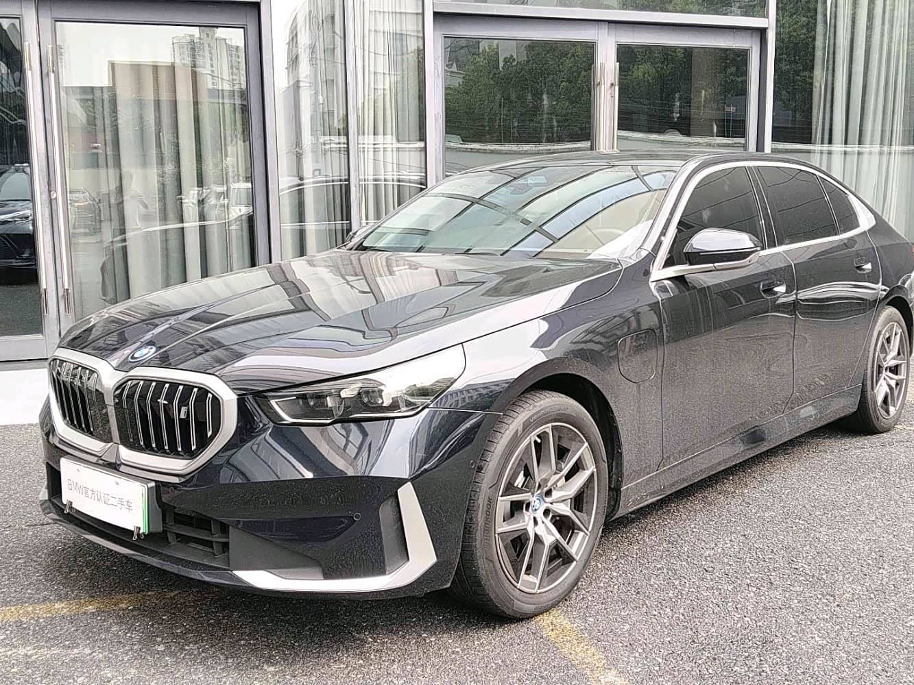 BMW i5
