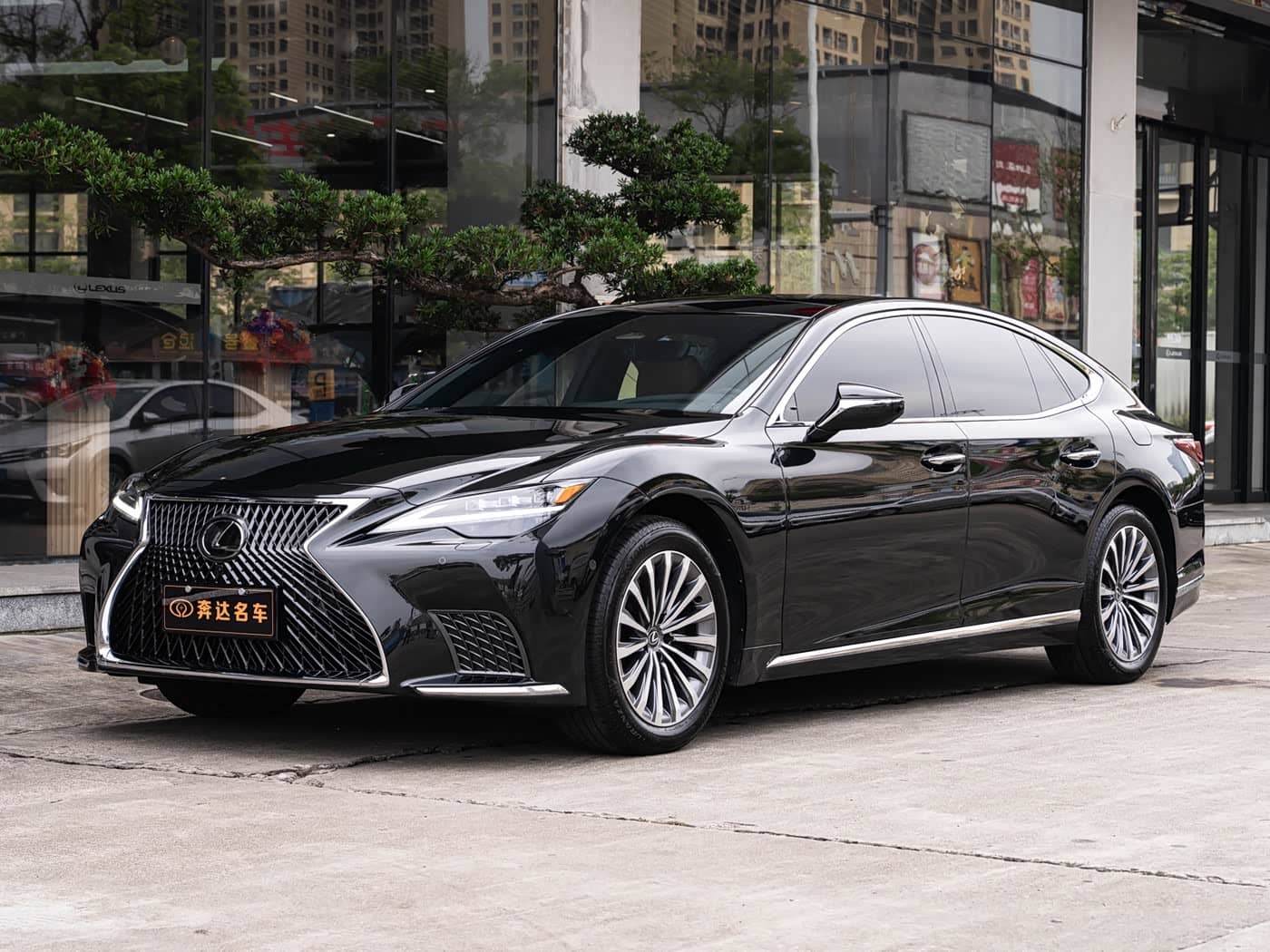 Lexus LS