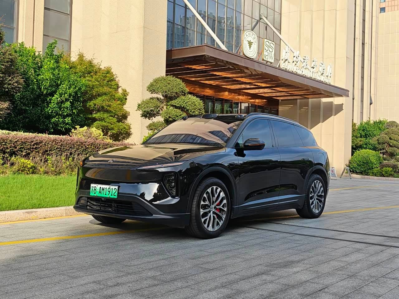 NIO ES6