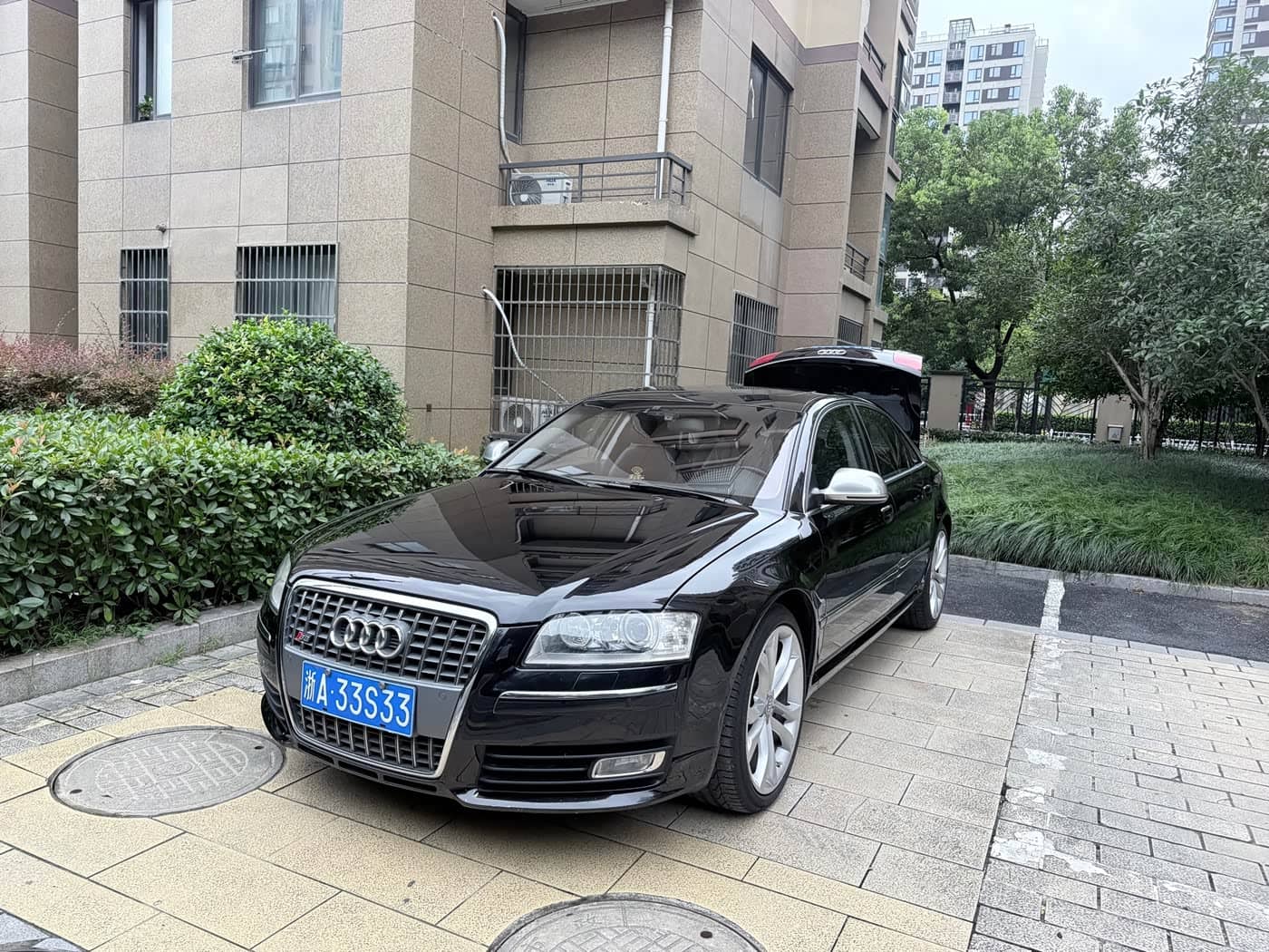Audi S8
