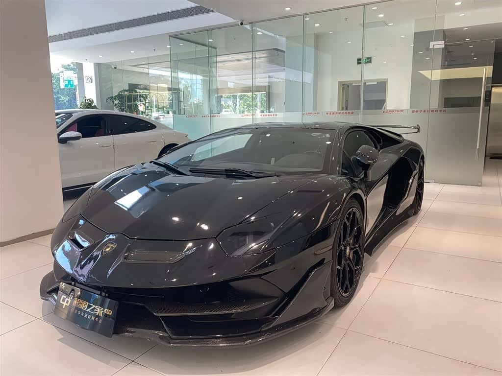 Lamborghini Aventador