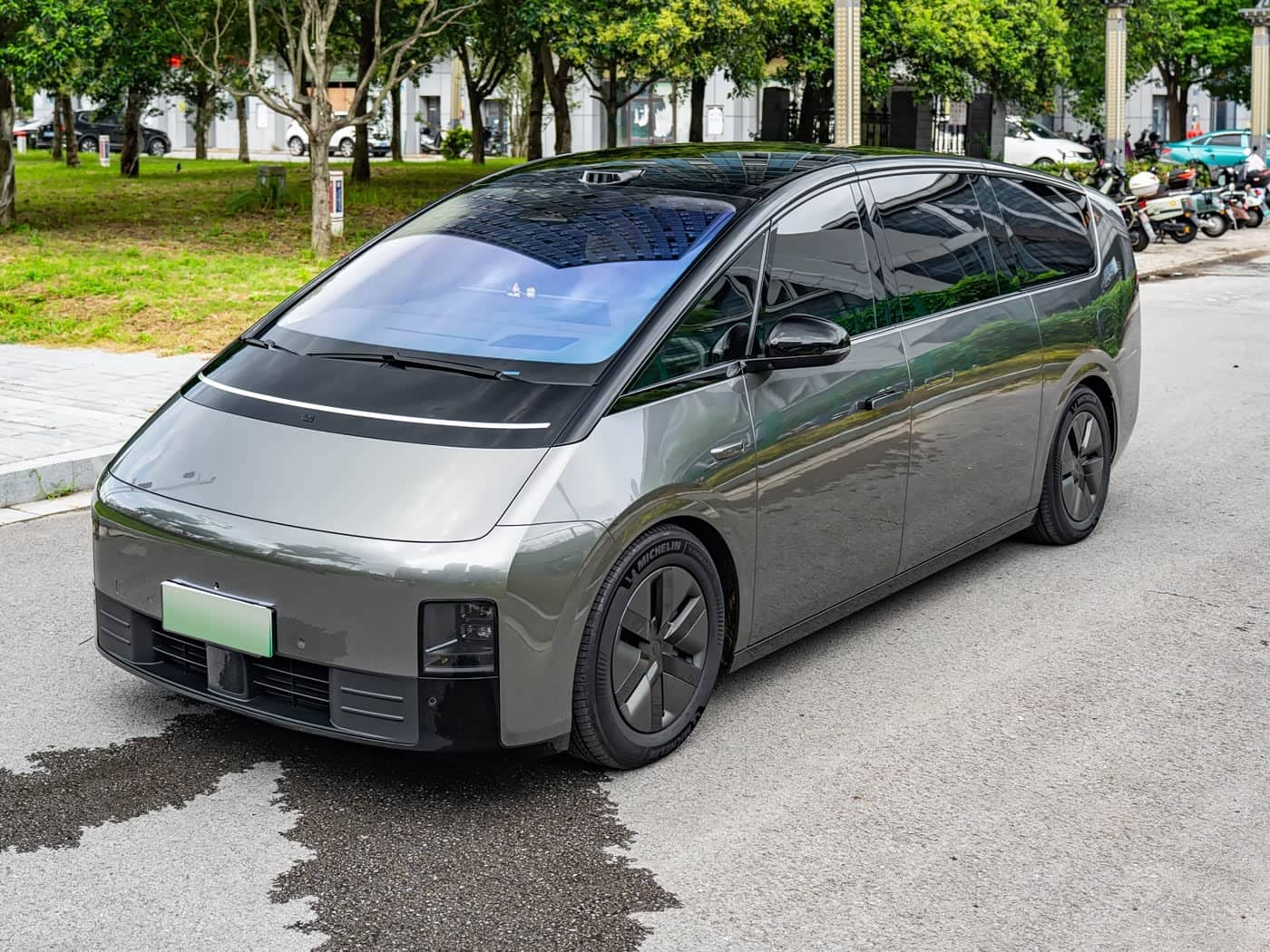 Li Auto MEGA