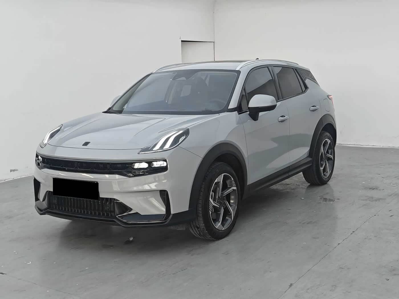 Lynk & Co 06 EM-P