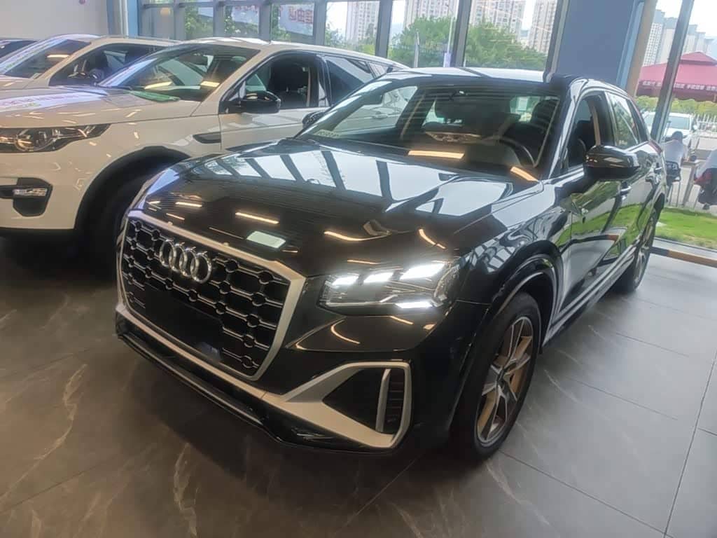 Audi Q2L