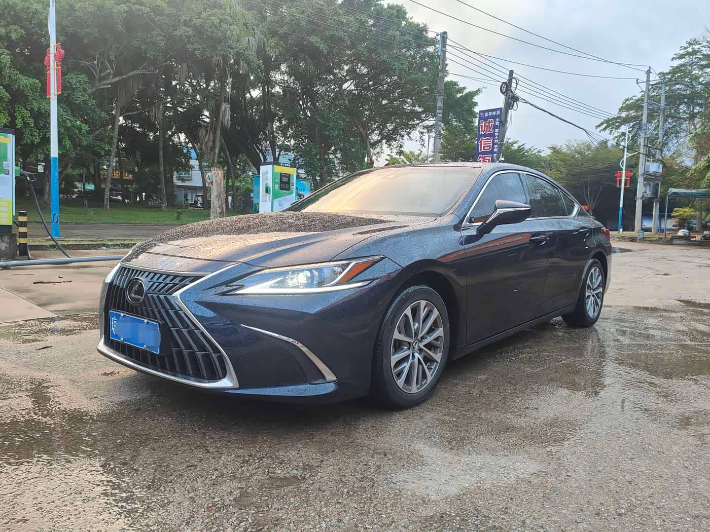 Lexus ES