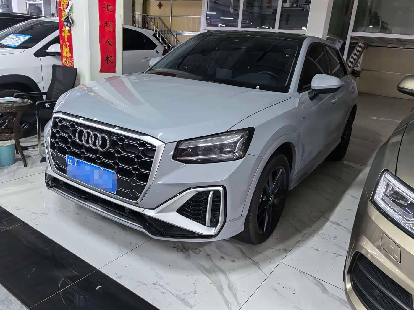 Audi Q2L