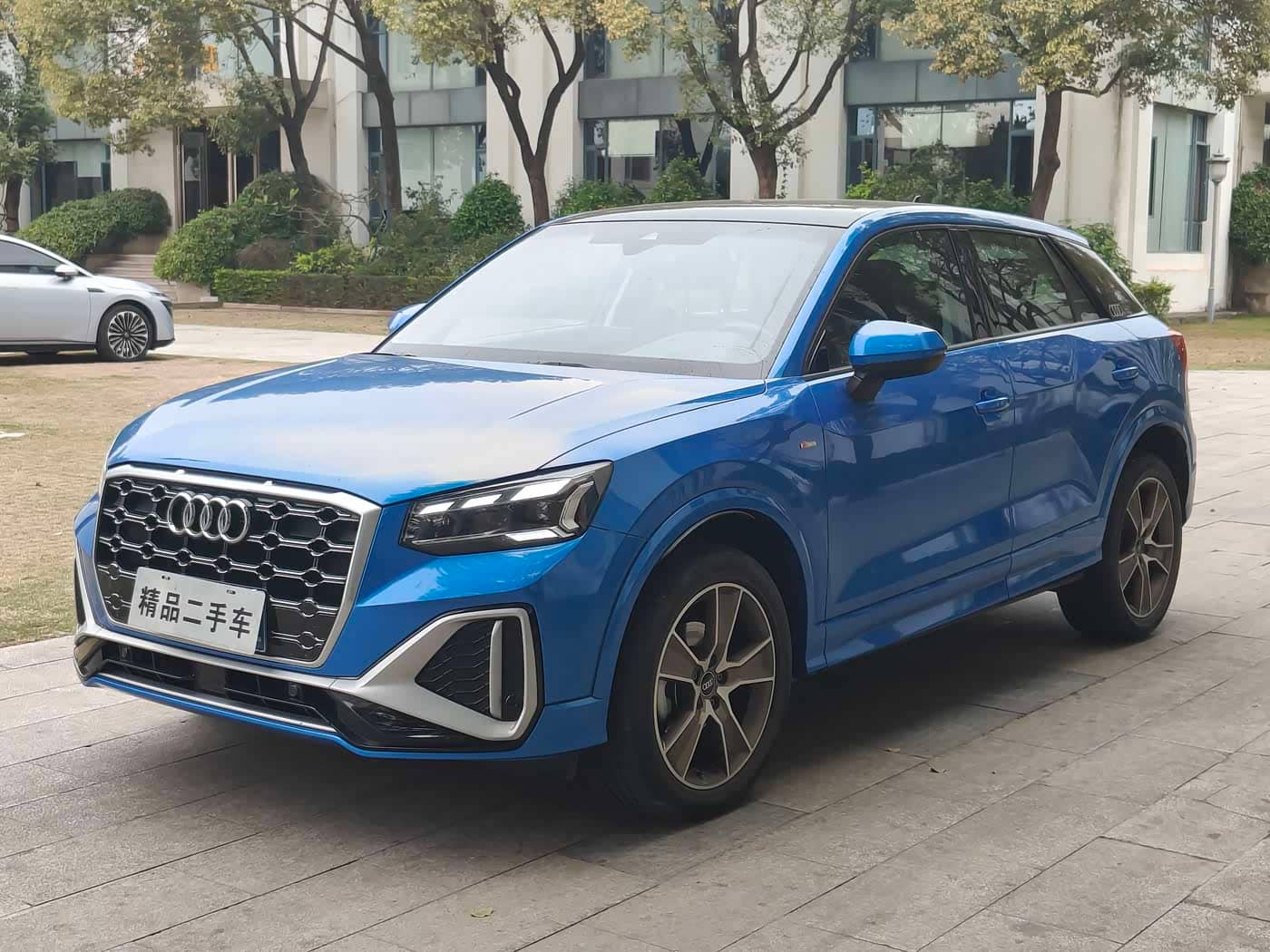 Audi Q2L
