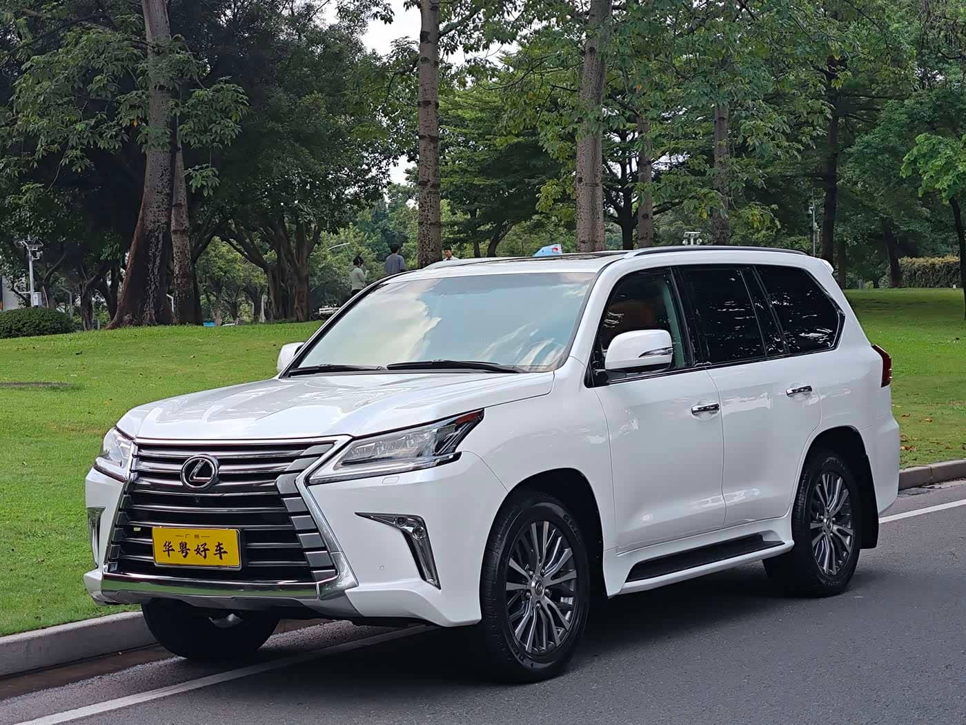 Lexus LX