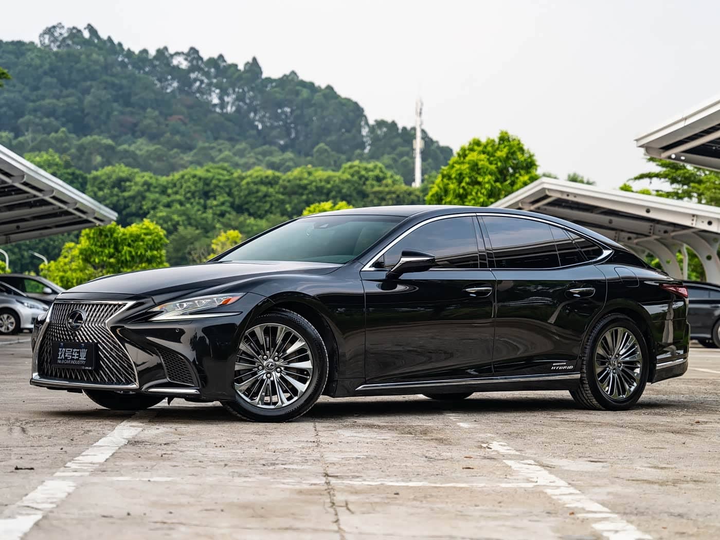 Lexus LS
