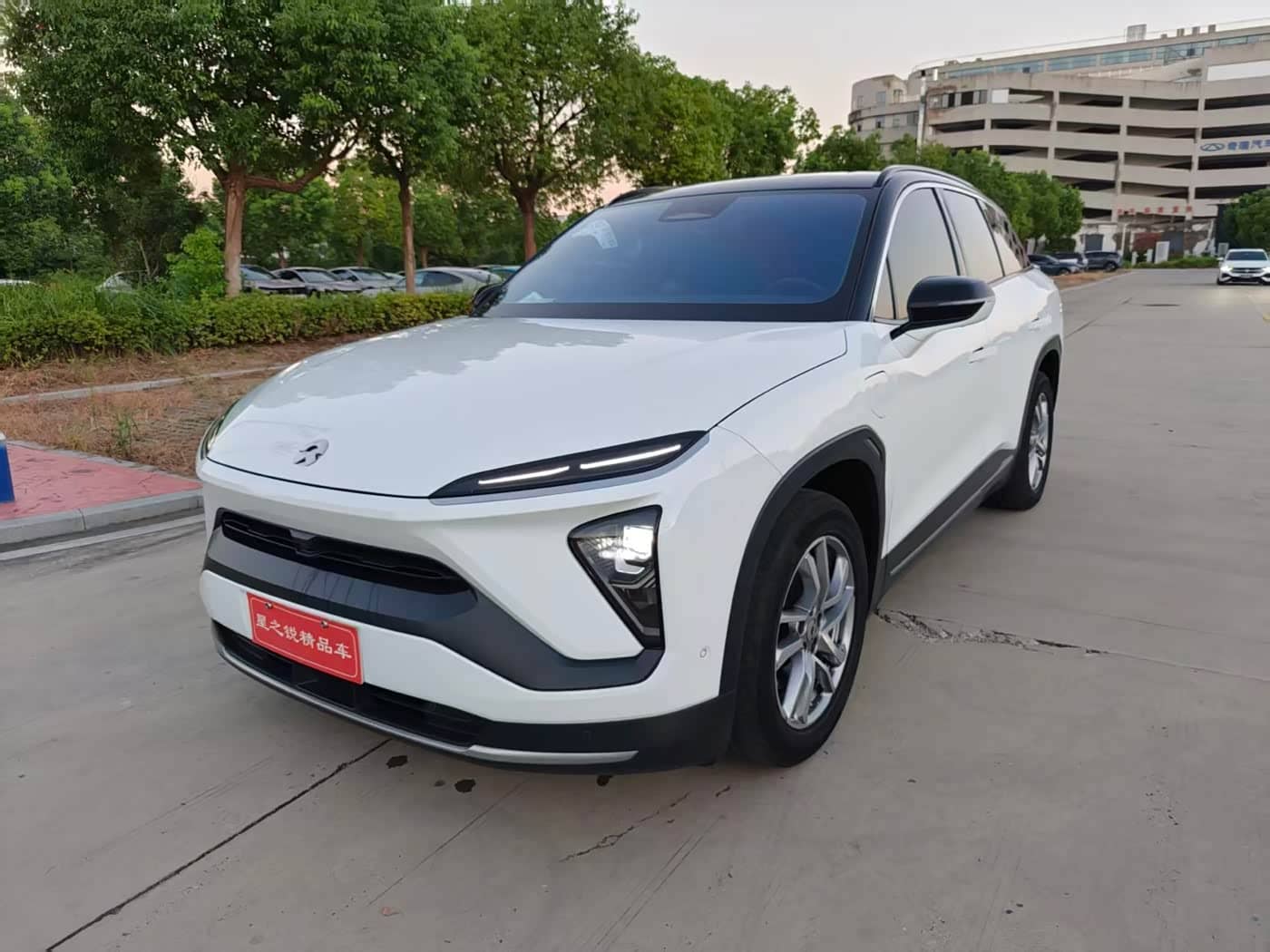 NIO ES6