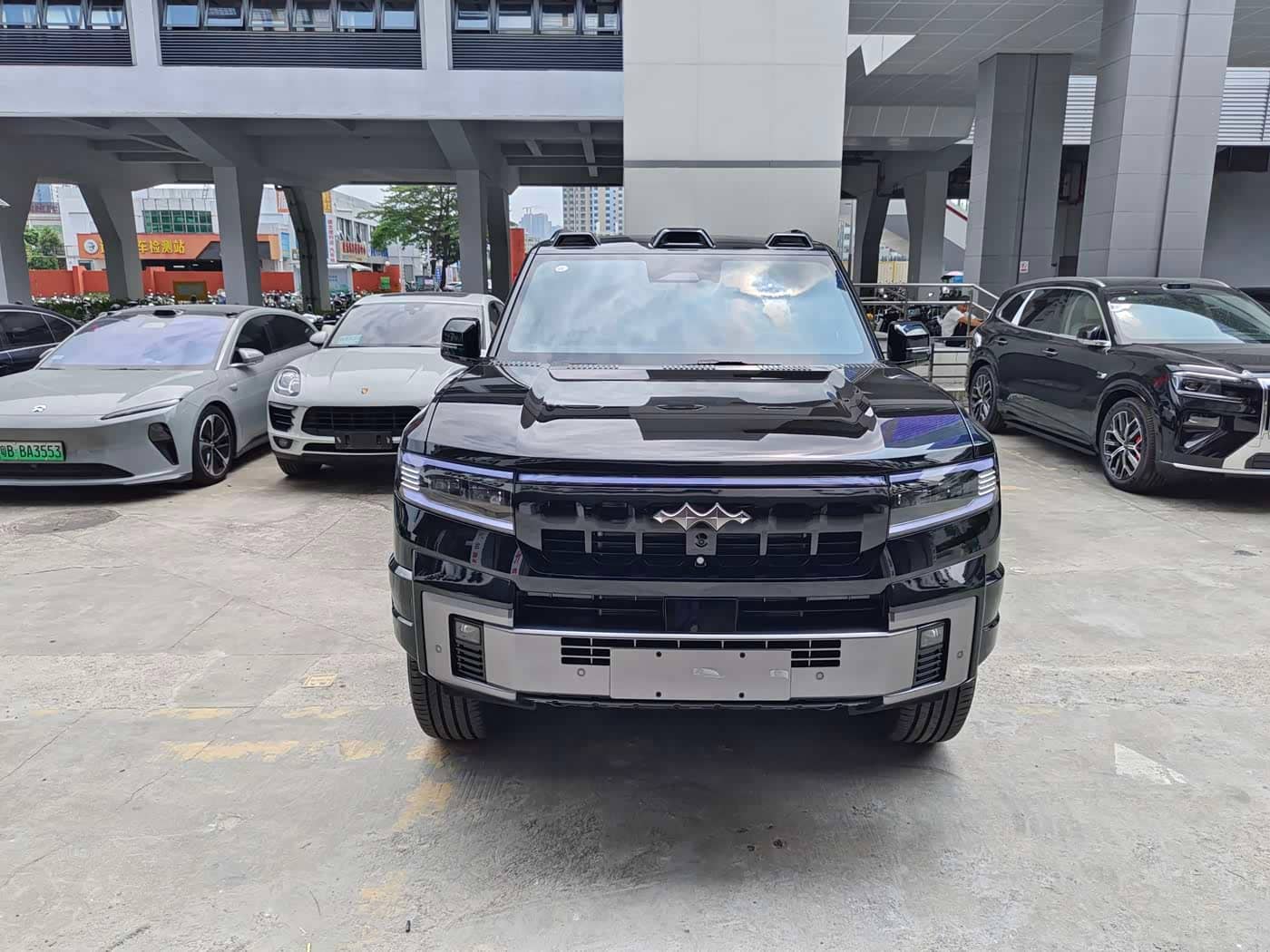 Fang Cheng Bao Leopard 8