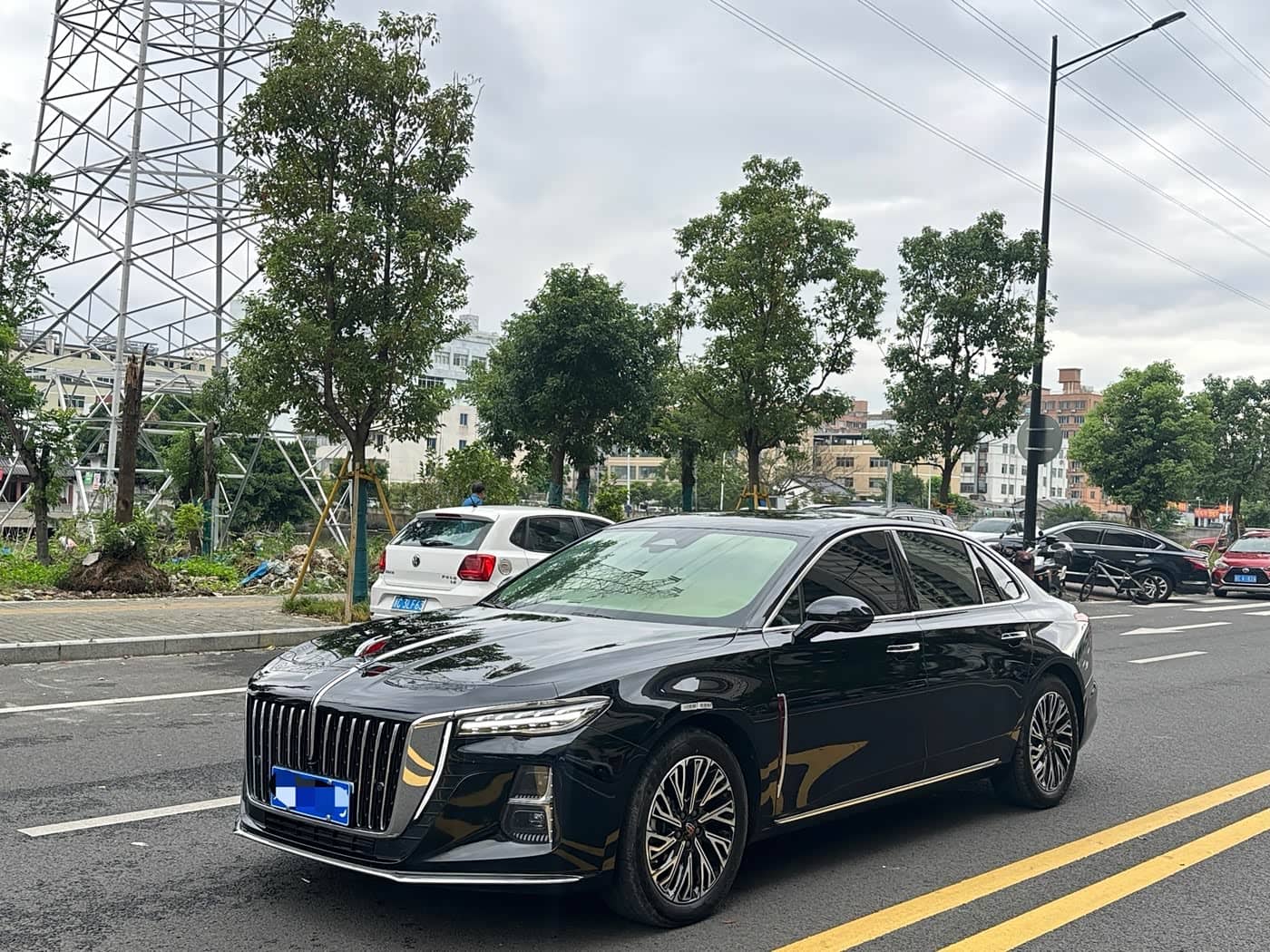 Hongqi H5