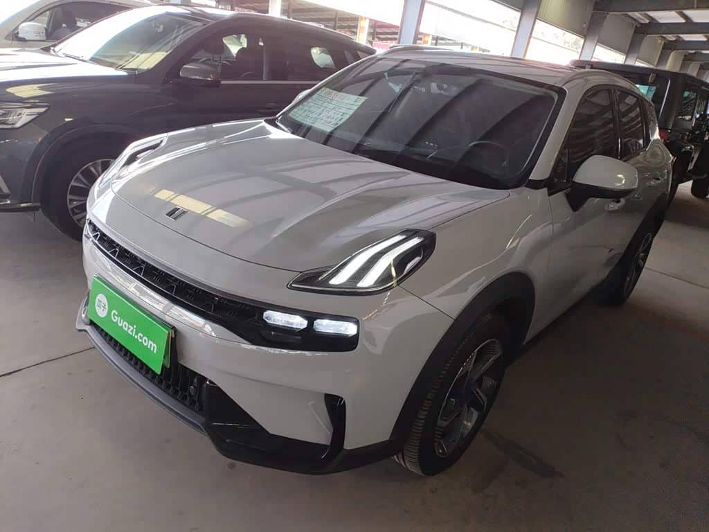Lynk & Co 06 EM-P