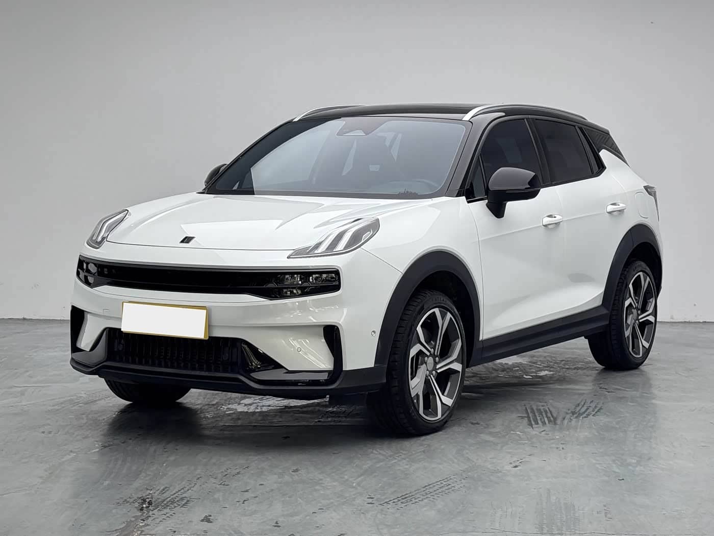 Lynk & Co 06
