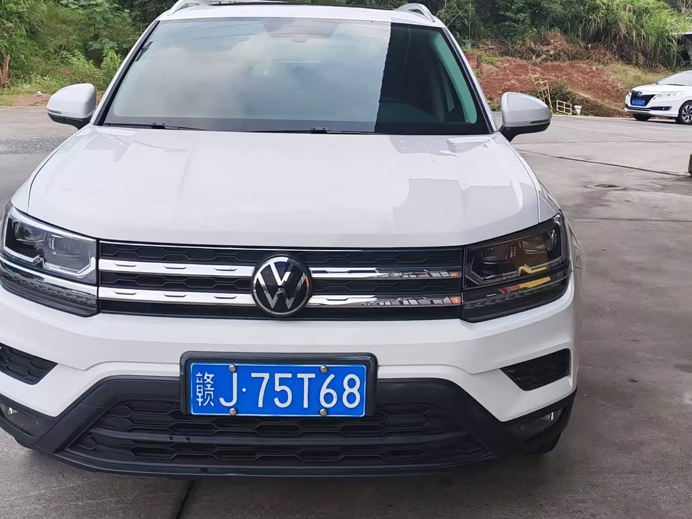 Volkswagen Tharu