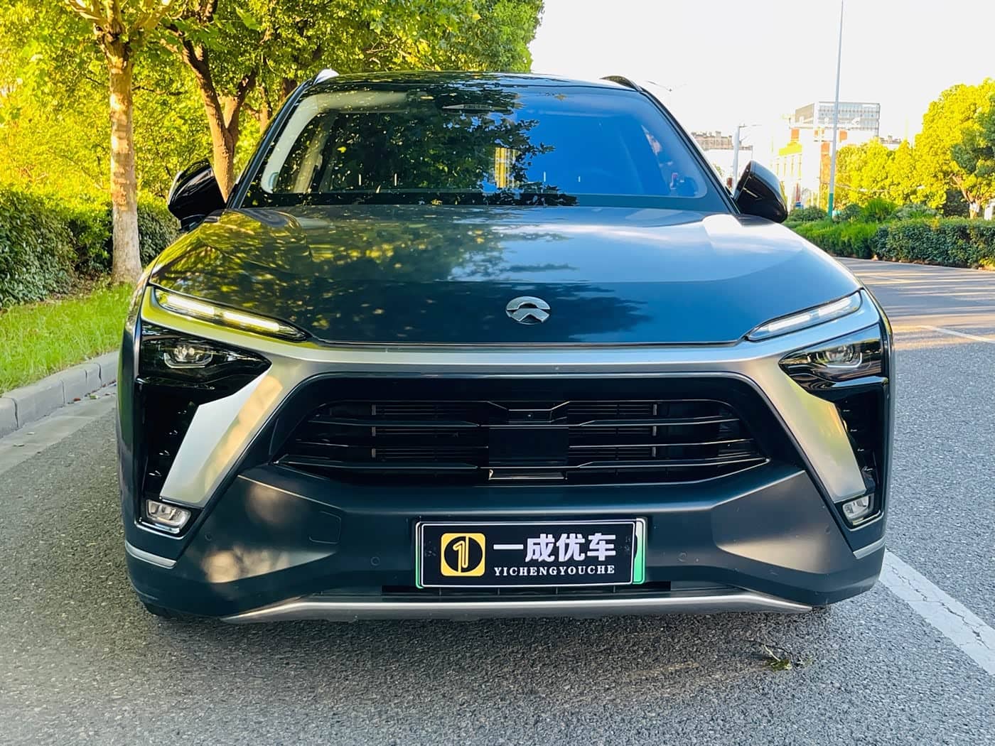 NIO ES8