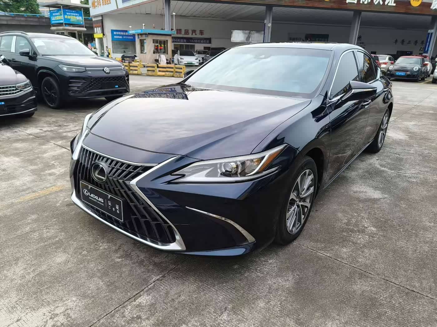 Lexus ES