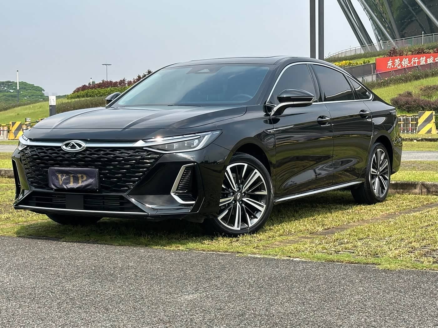 Chery Arrizo 8