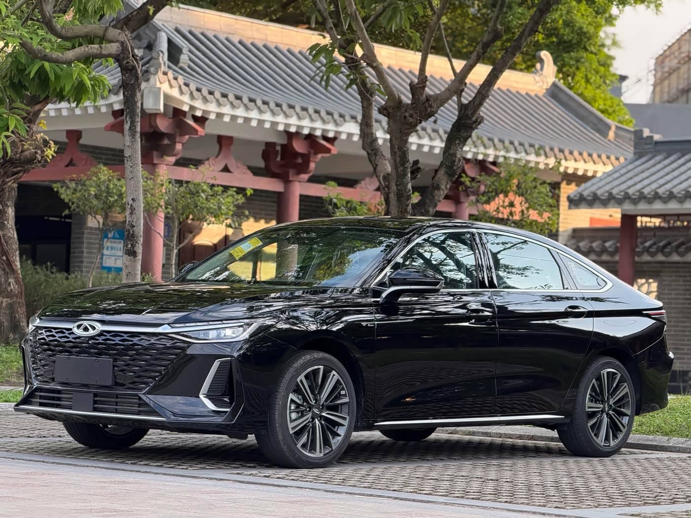 Chery Arrizo 8
