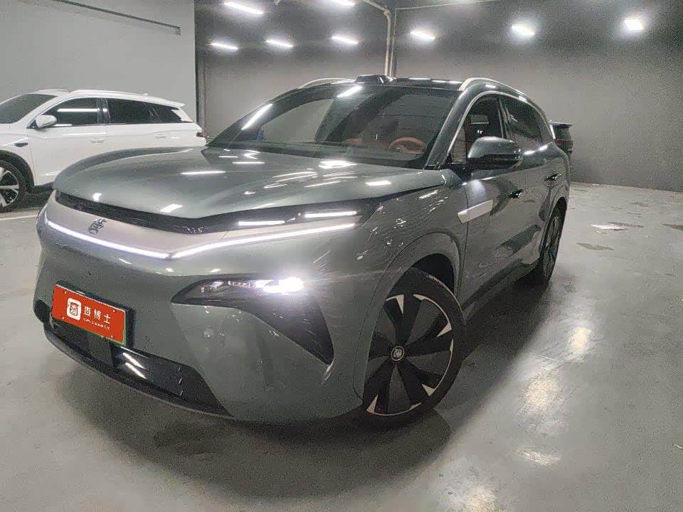 BYD Tang L