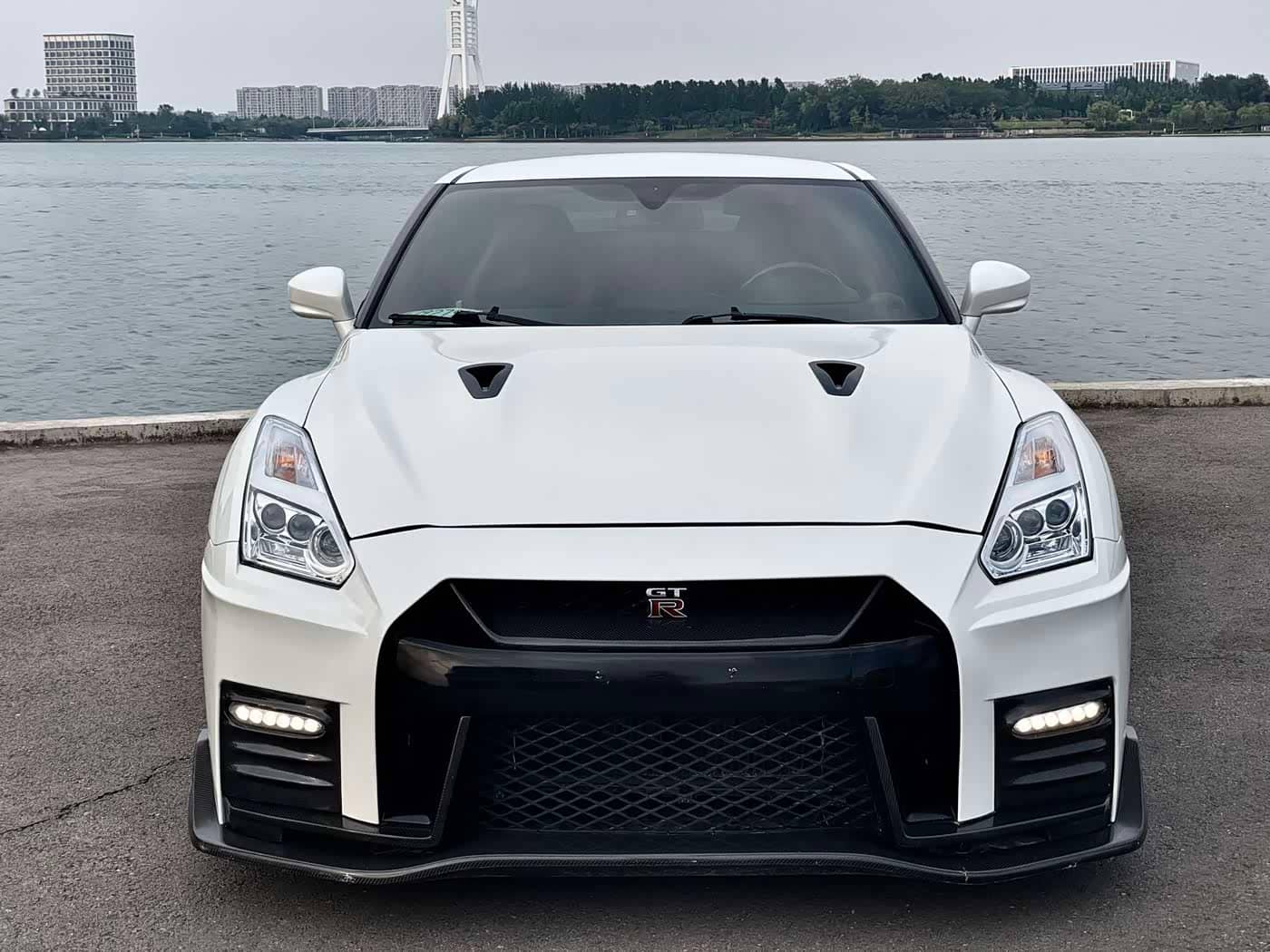 Nissan GT-R