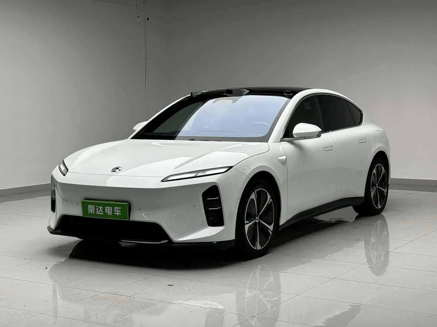 NIO ET5