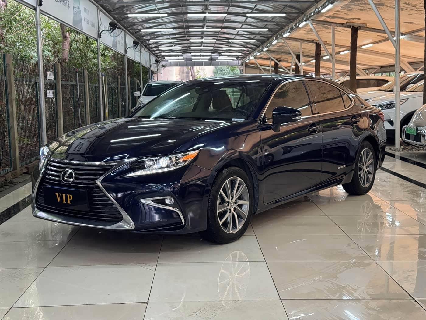 Lexus ES