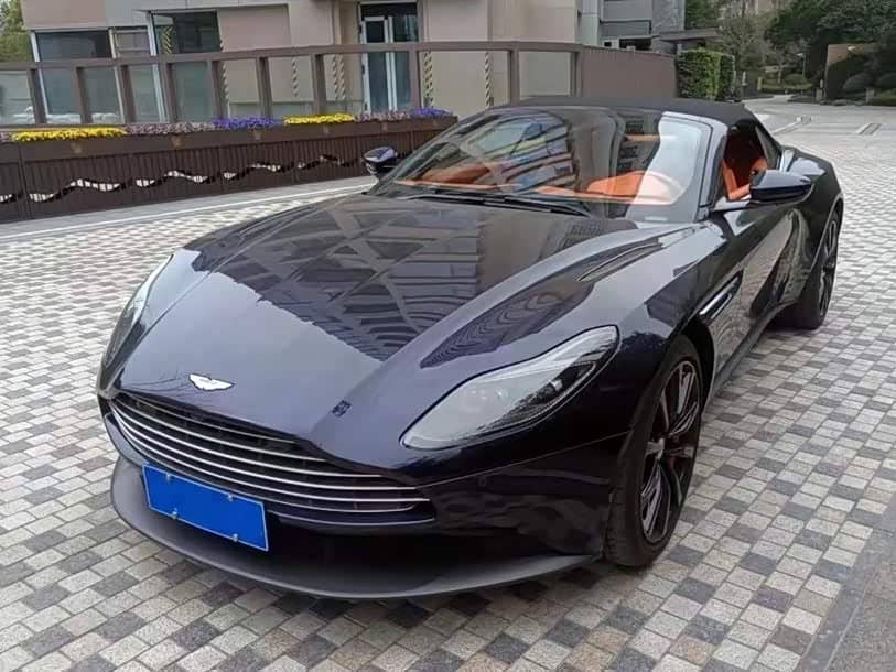Aston Martin DB11