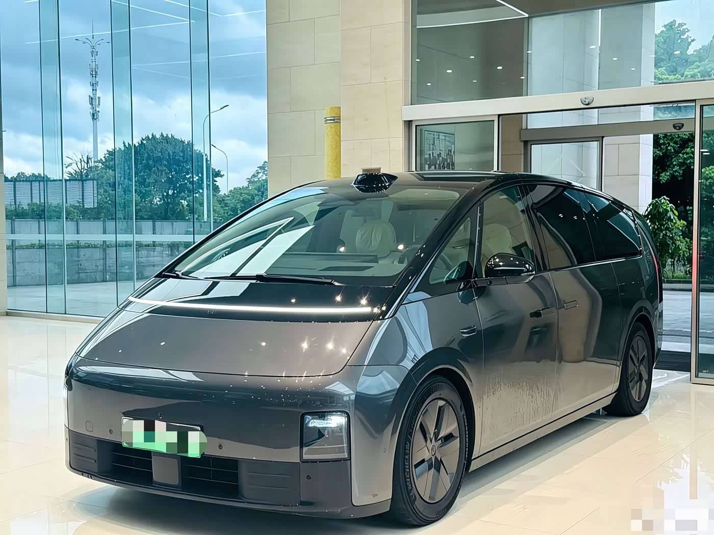 Li Auto MEGA