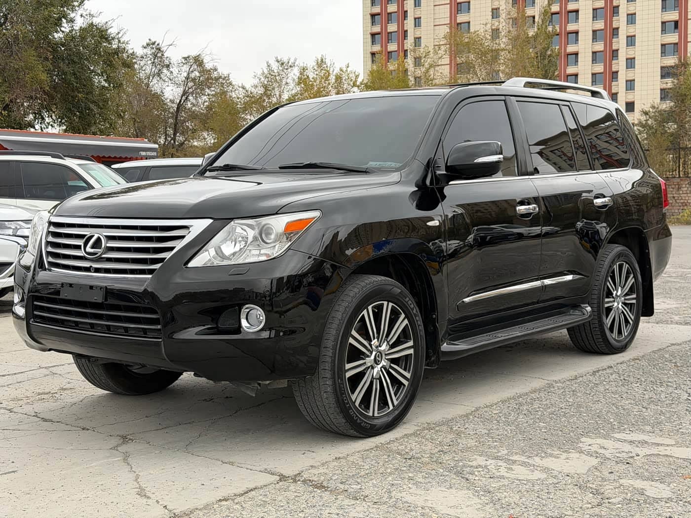 Lexus LX