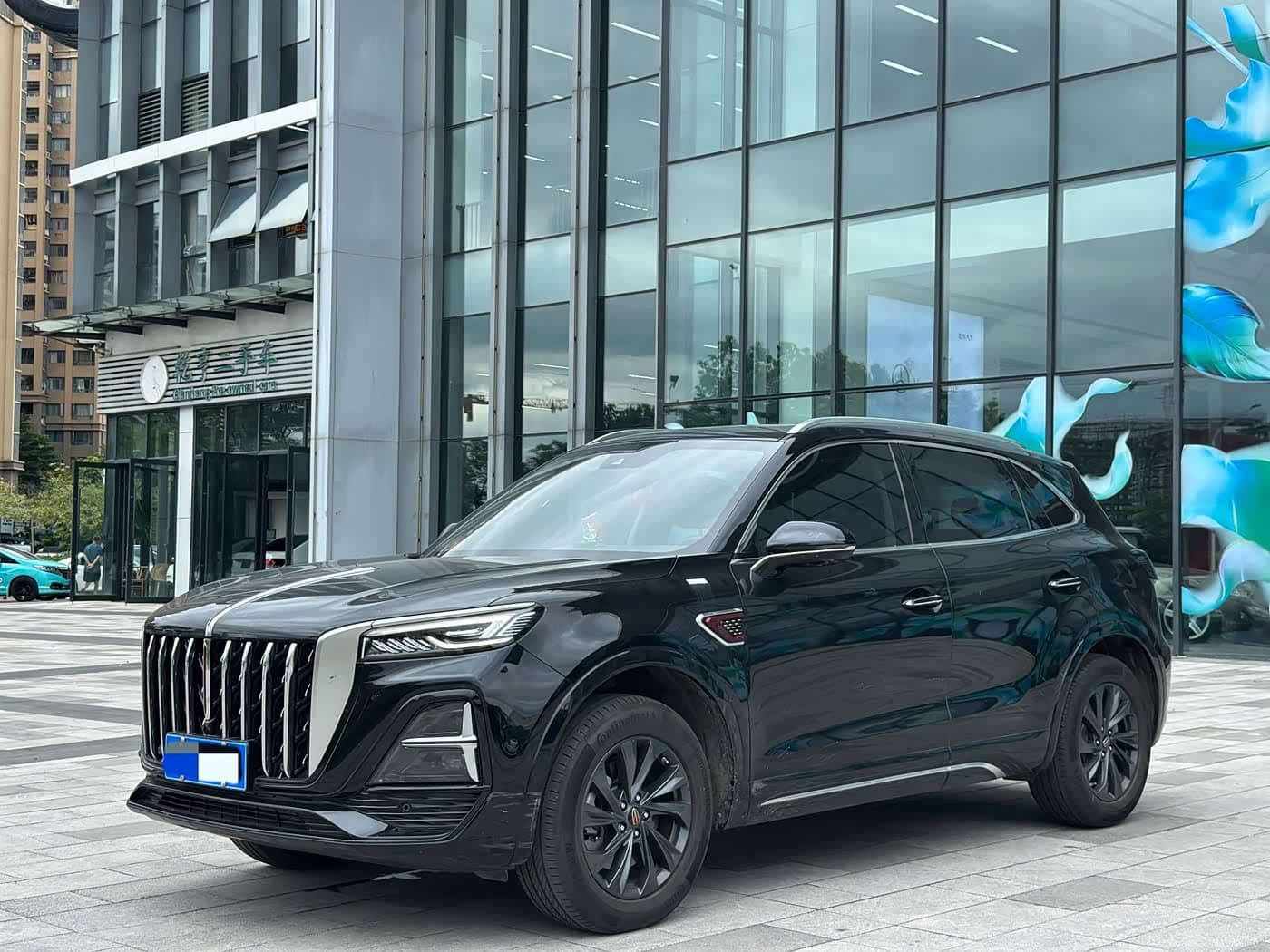 Hongqi HS5
