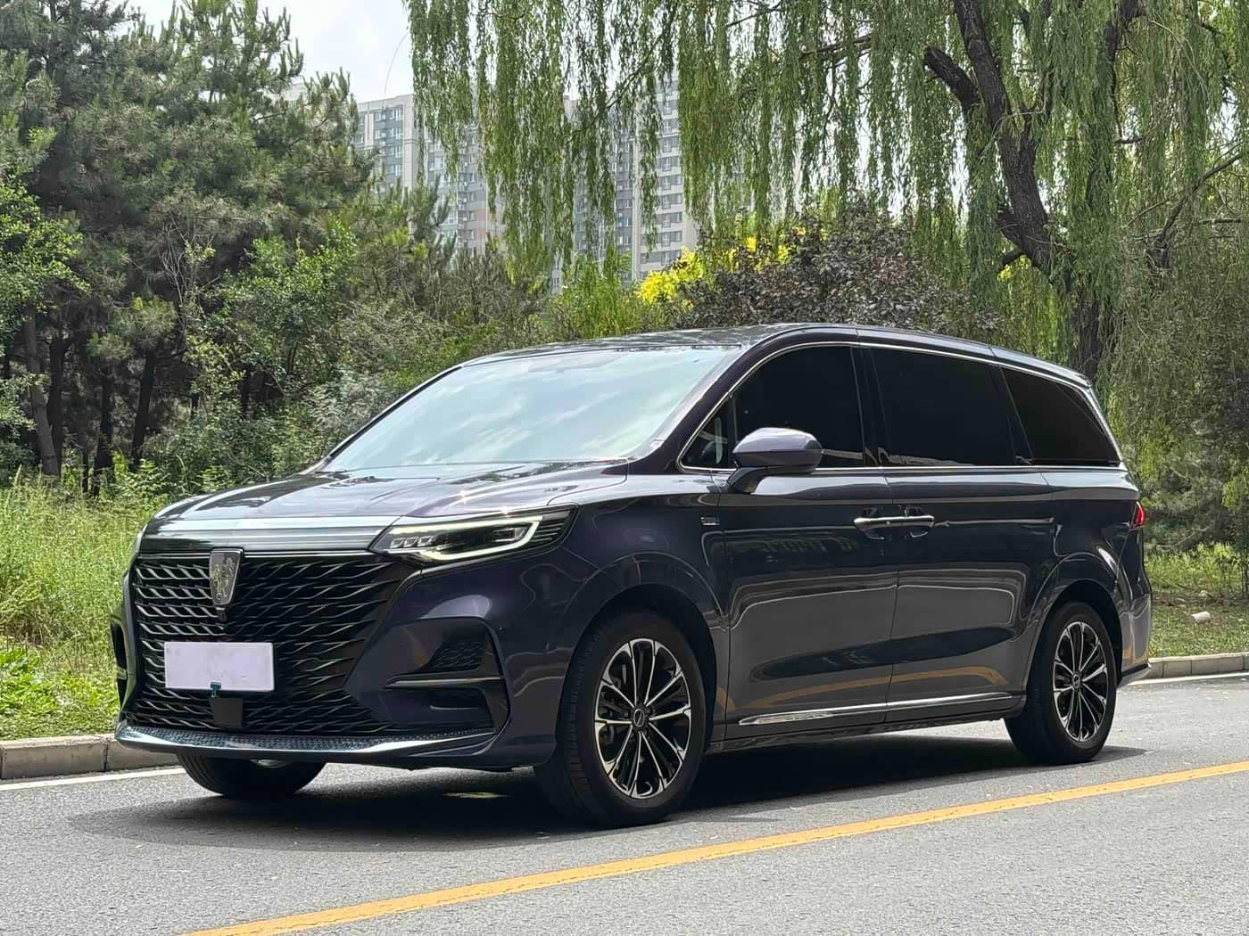 Roewe iMAX8