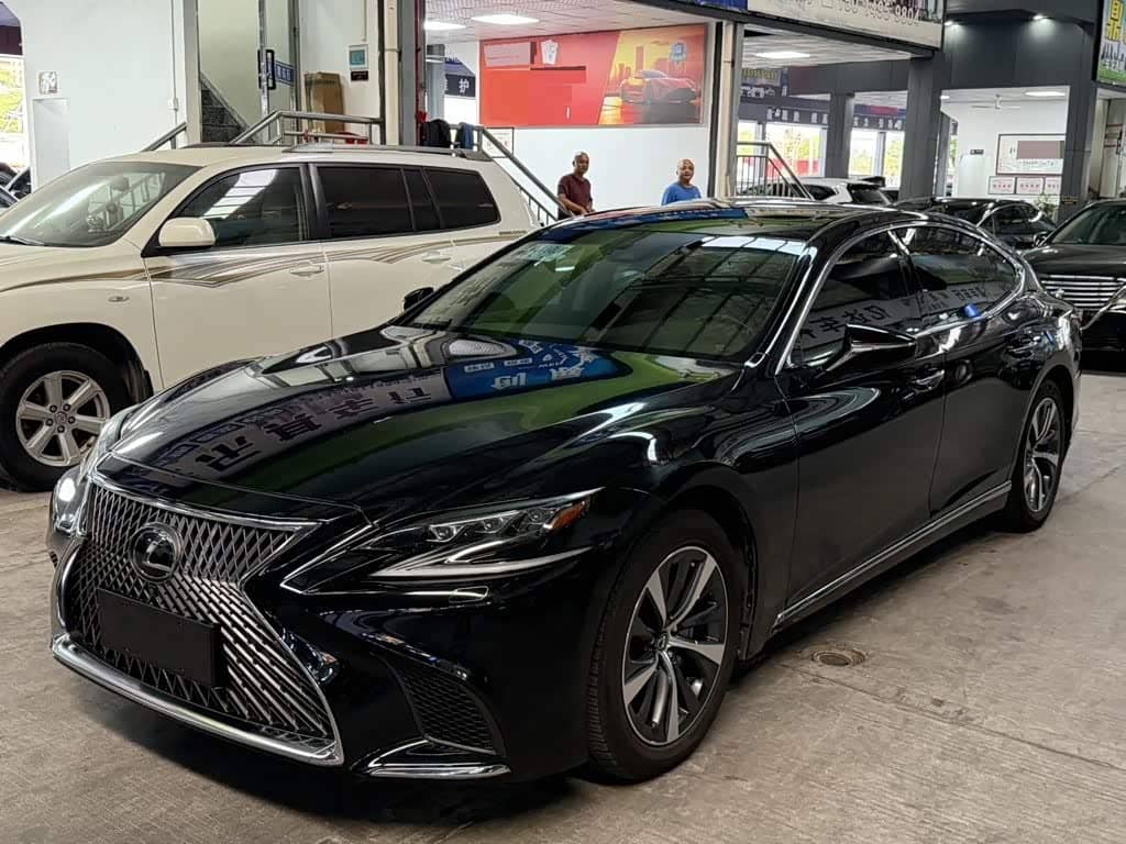 Lexus LS