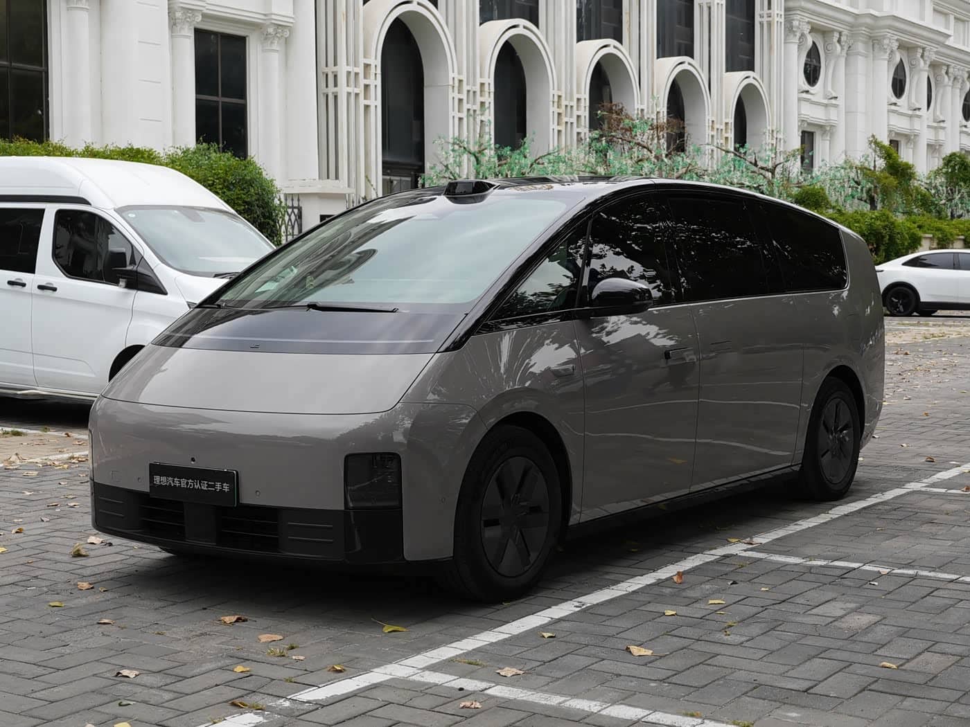 Li Auto MEGA