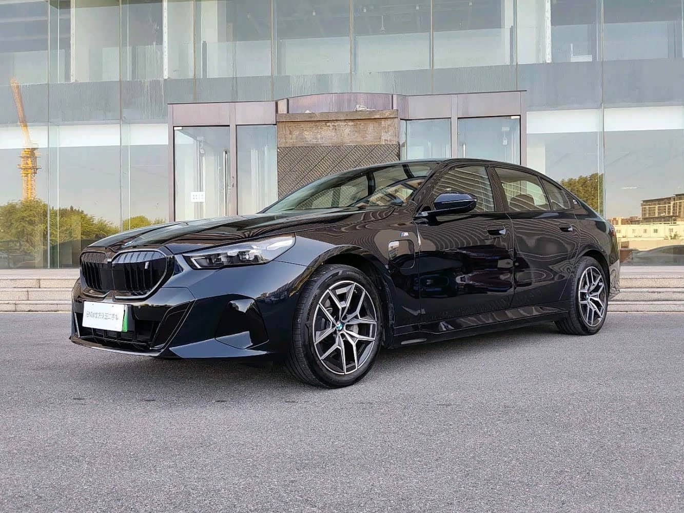 BMW i5