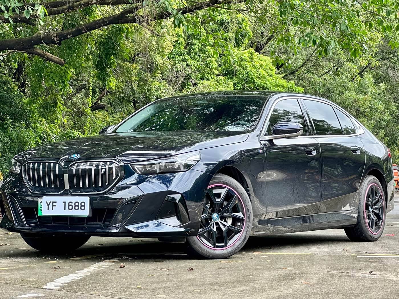 BMW i5