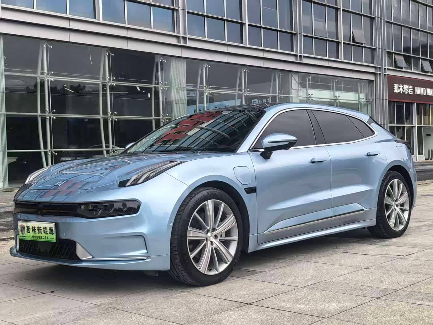 ZEEKR 001